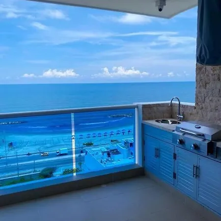Spectacular Ocean Front View Apartment *